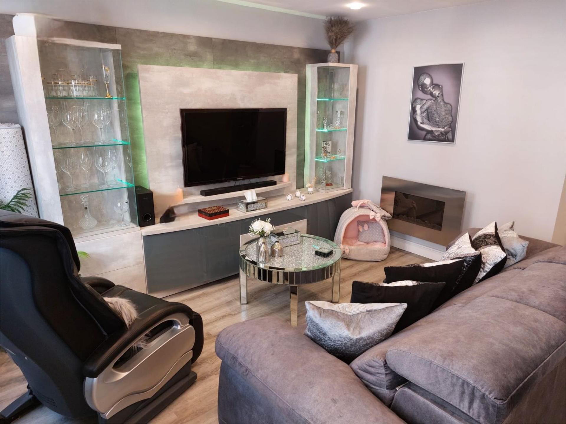 Sala d'estar de Pis en venda en Avilés amb Calefacció, Traster i Balcó