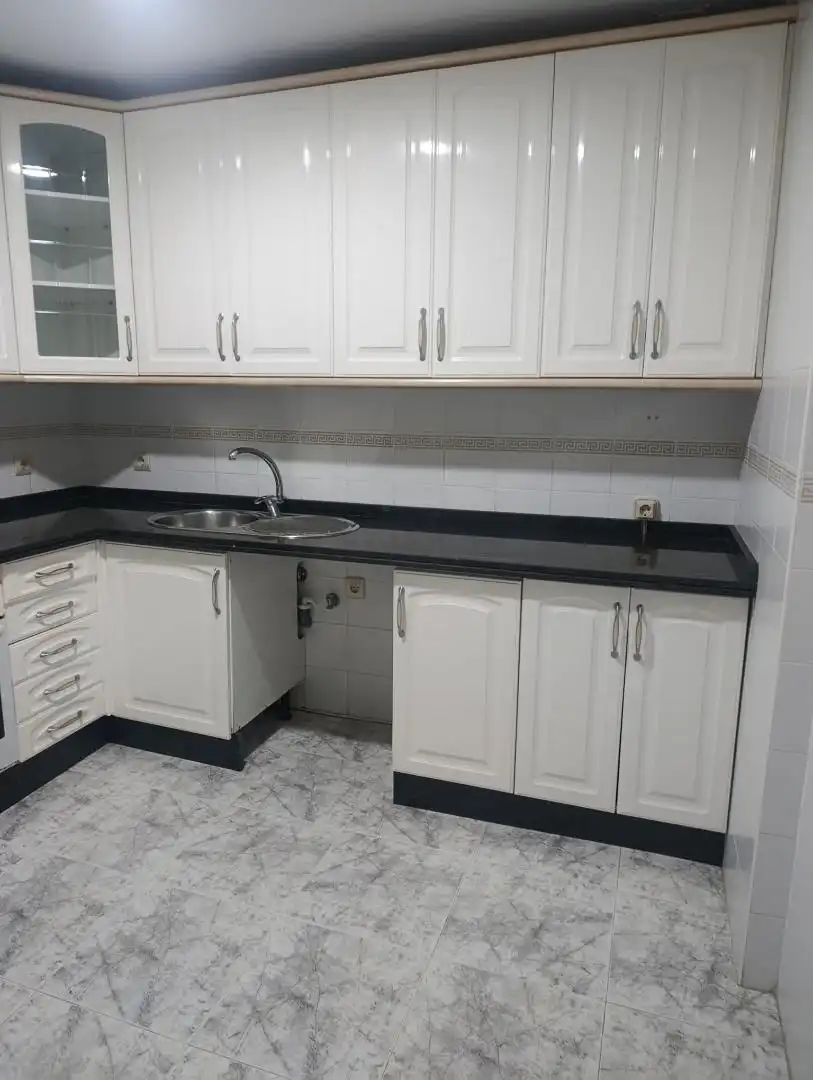 Flat for sale in Calle Historiador Manuel Cancela, 2, Puertas del sur - Guadabajaque Kitchen of Flat for sale in Jerez de la Frontera with Air Conditioner