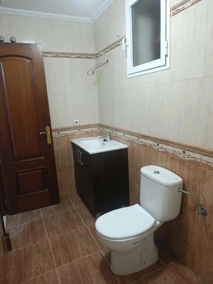 Flat for sale in Calle Historiador Manuel Cancela, 2, Puertas del sur - Guadabajaque Bathroom of Flat for sale in Jerez de la Frontera with Air Conditioner