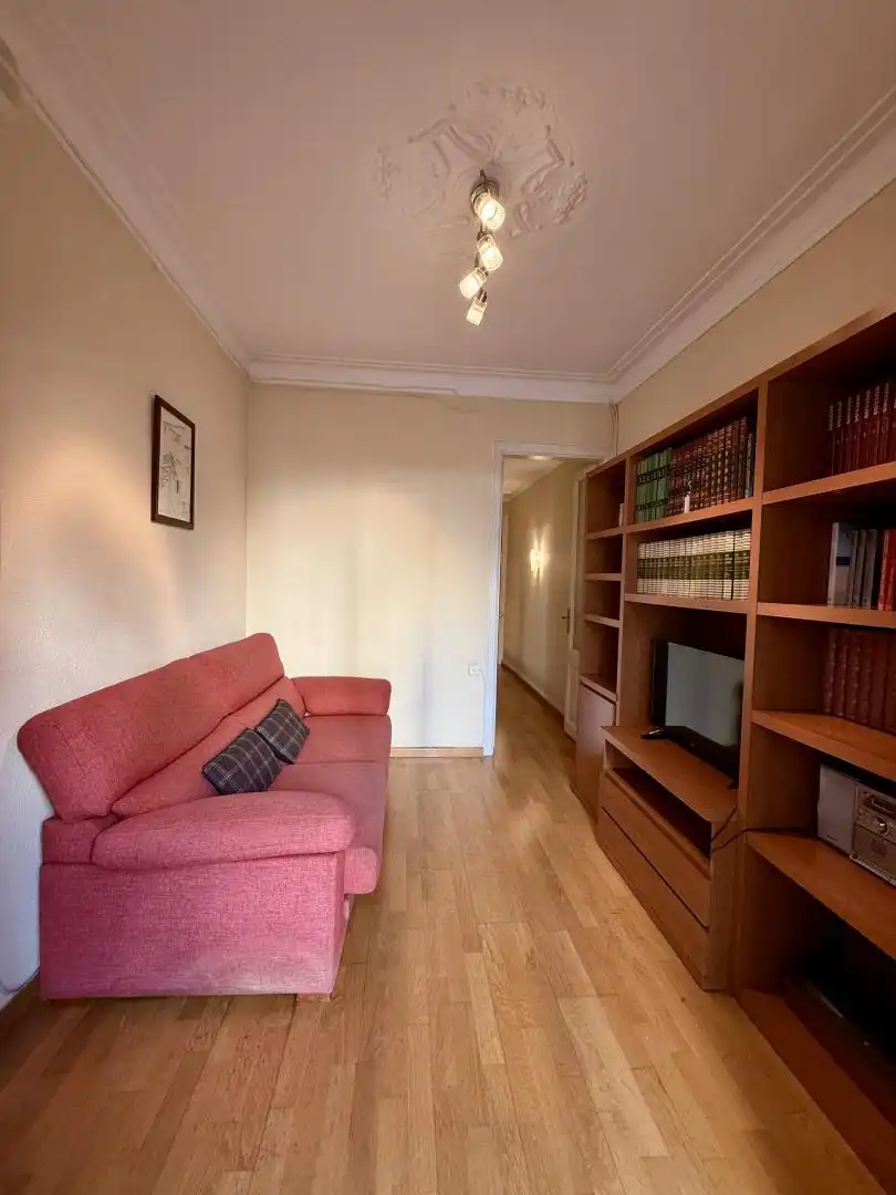 Wohnung zum Verkauf in Carrer de Cabanes, 24, El Poble Sec - Parc de Montjuïc Wohnzimmer von Wohnung zum Verkauf in Barcelona Capital mit Klimaanlage, Terrasse und Balkon