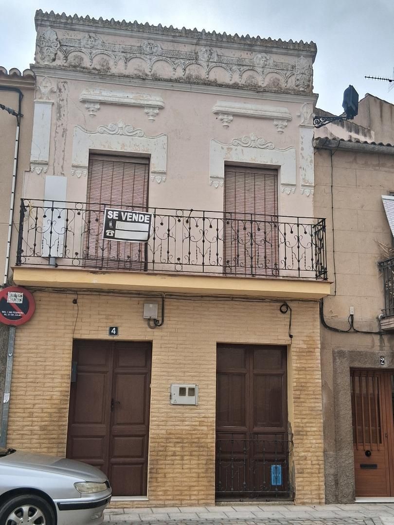 Casa adosada en venda a Calle Iglesia, 16, Casar de Cáceres Vista exterior de Casa adosada en venda en Casar de Cáceres amb Aire condicionat i Terrassa