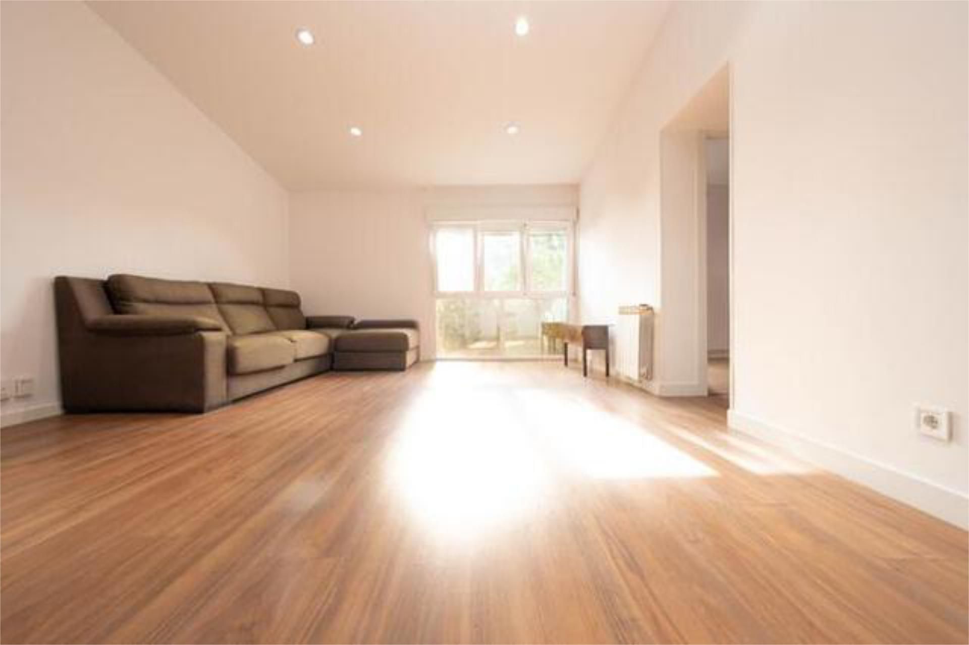 Living room of Flat for sale in  Madrid Capital  with Heating and Private garden