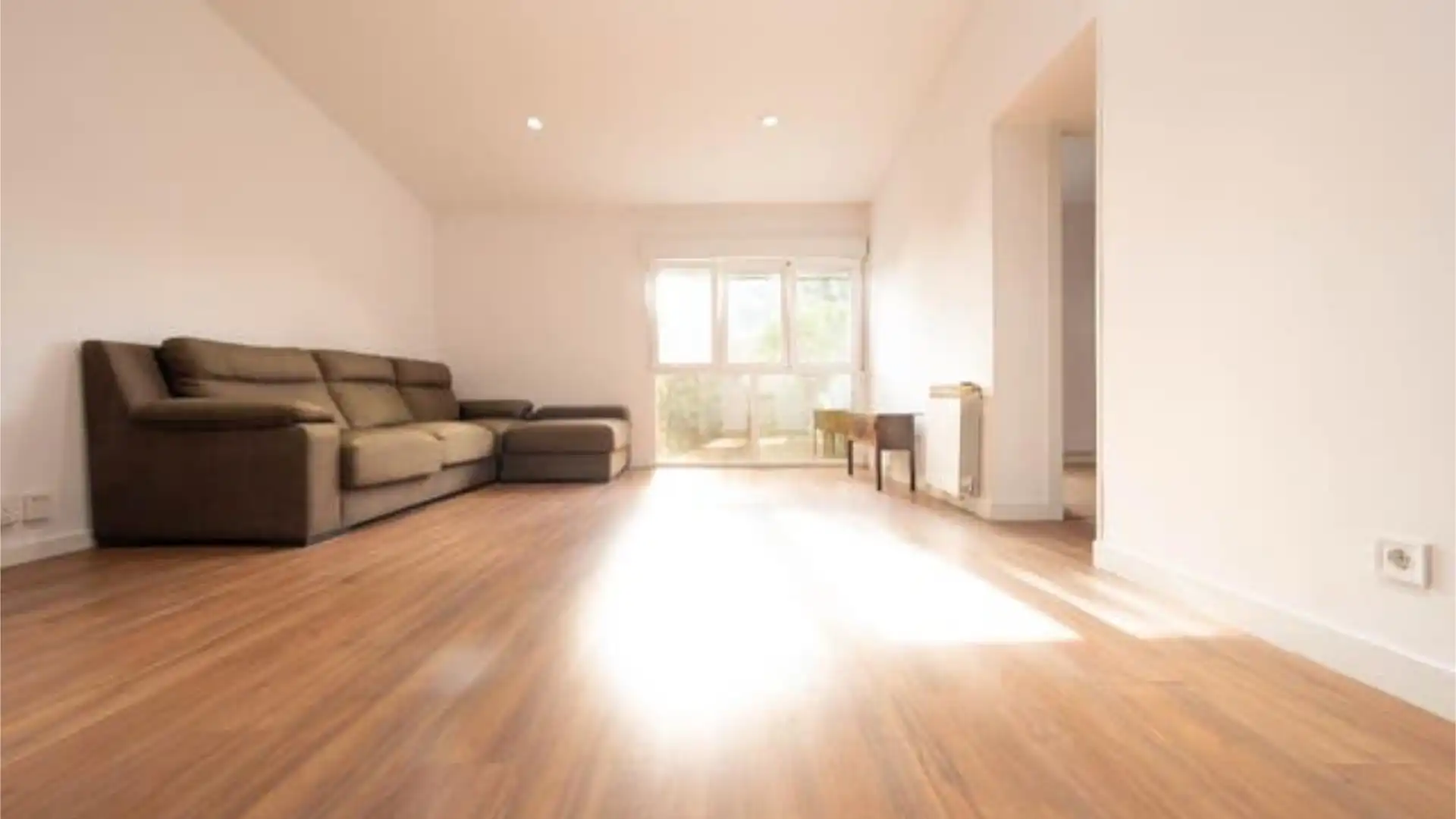 Sala de estar de Piso en venta en  Madrid Capital con Calefacción y Jardín privado