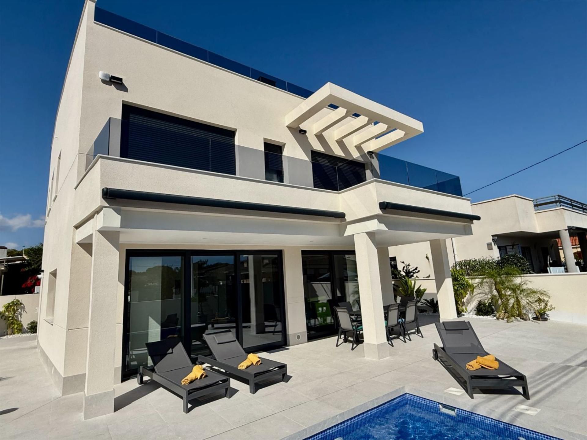 Terrassa de Casa o xalet en venda en Elche / Elx amb Aire condicionat, Calefacció i Jardí privat