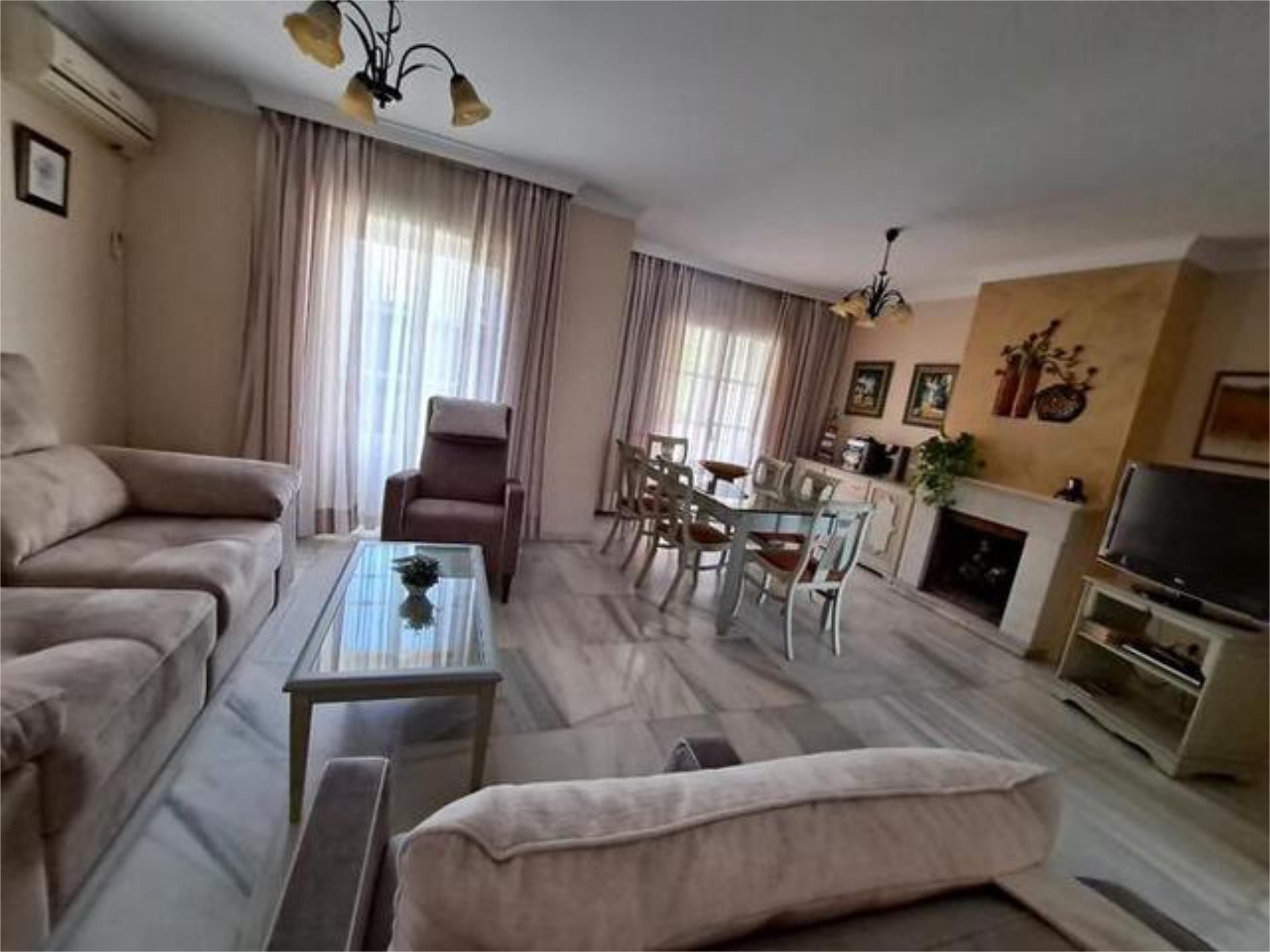 Casa adosada de alquiler en Nueva Atalaya