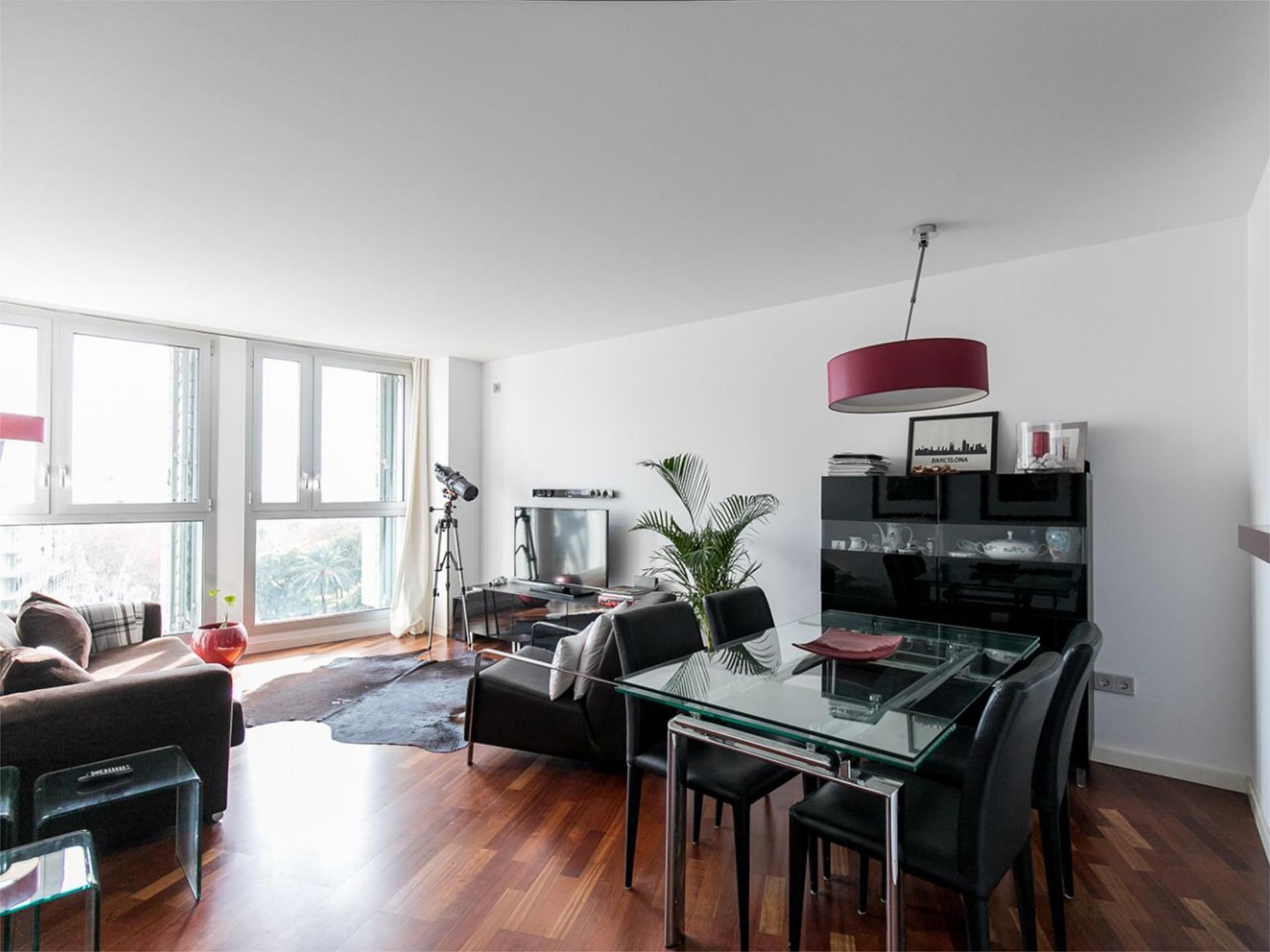 Living room of Flat to share in  Barcelona Capital  with Air Conditioner, Heating and Parquet flooring