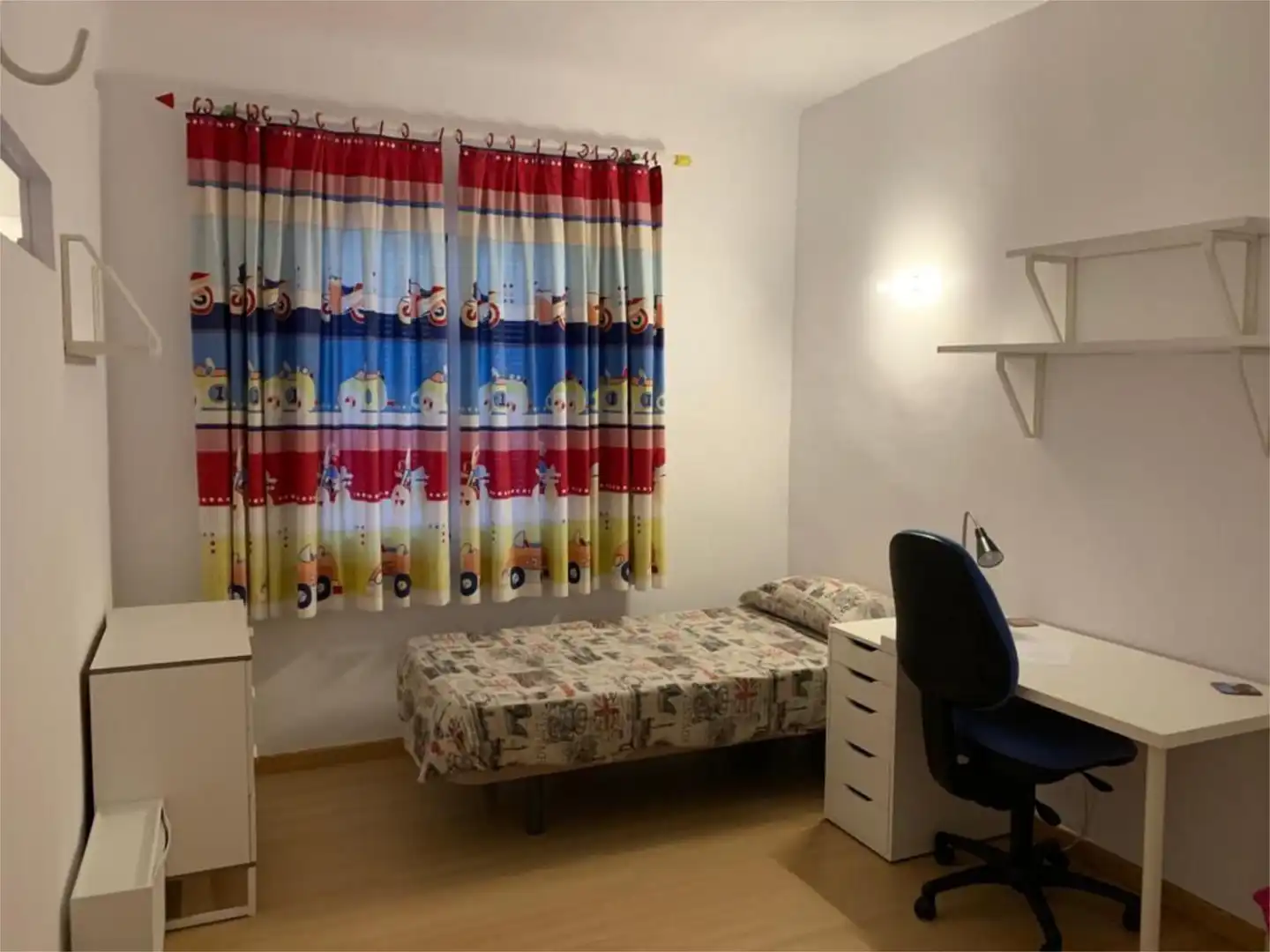 Habitación en Plaza Castillejo, 8, San Juan Habitación en Plaza Castillejo, 8, San Juan