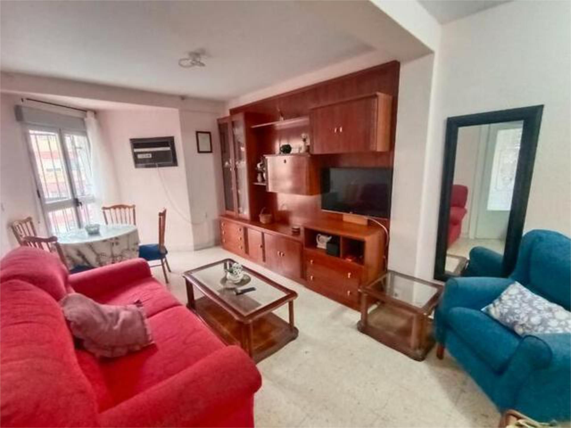 Living room of Flat to rent in  Sevilla Capital  with Heating, Terrace and Furnished