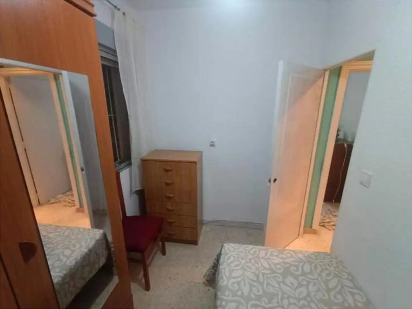 Habitación de Piso de alquiler en Sevilla con Calefacción, Terraza y Amueblado