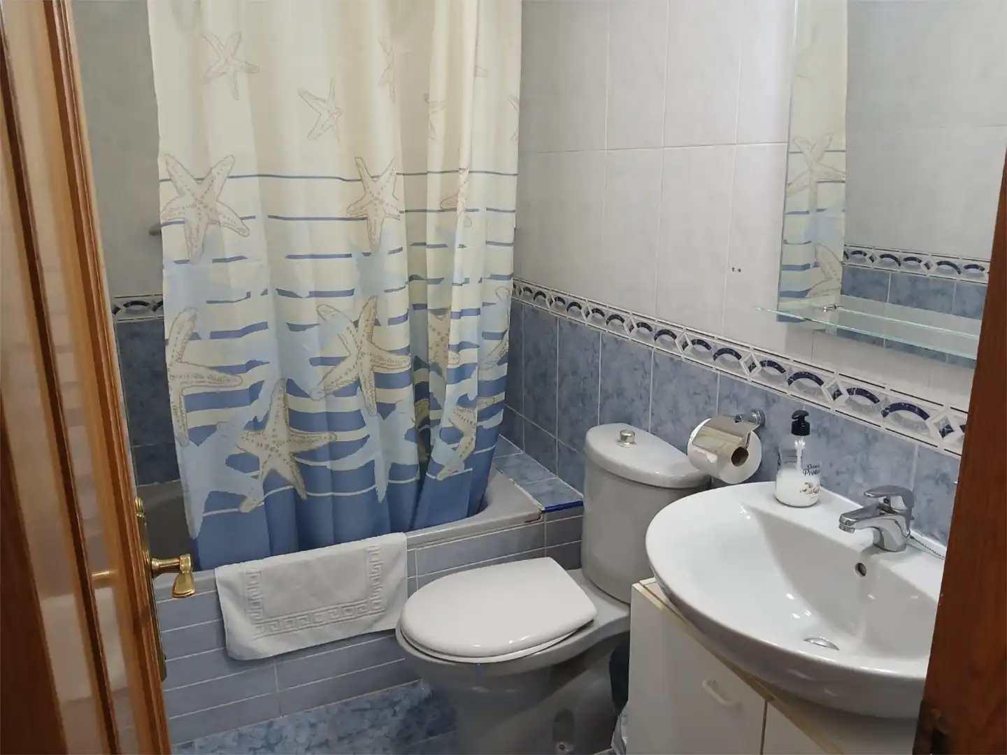 Bathroom of Flat for rent in Roquetas de Mar  with Air Conditioner, Heating and Furnished