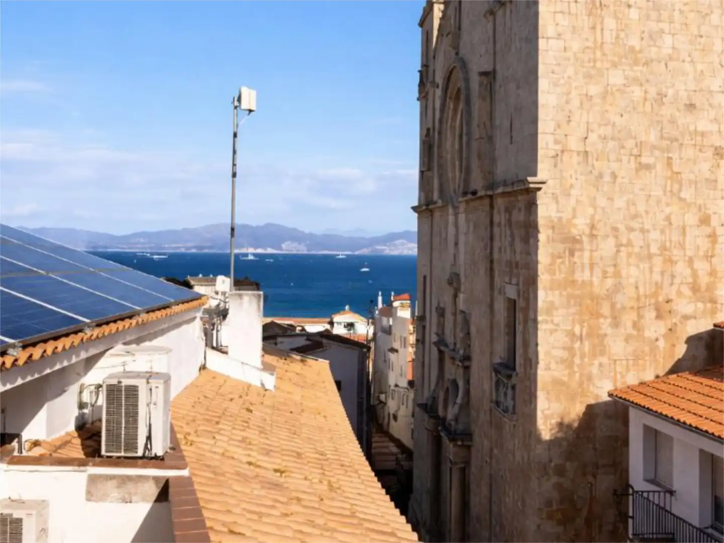 Wohnung zum Verkauf in Carrer del Pintor Enric Serra, 20, Nucli Antic Außenansicht von Wohnung zum Verkauf in L'Escala mit Klimaanlage, Heizung und Parkett
