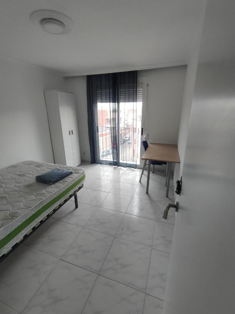 Bedroom of Flat to share in  Tarragona Capital  with Air Conditioner, Heating and Parquet flooring