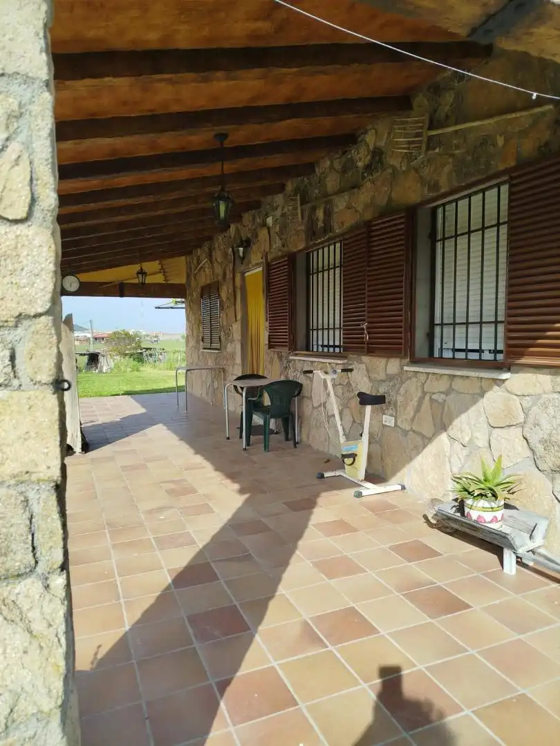 Country house zum Verkauf in Calle Sin Nombre XXIV, 1, Navalmoral de la Mata Terrasse von Country house zum Verkauf in Navalmoral de la Mata