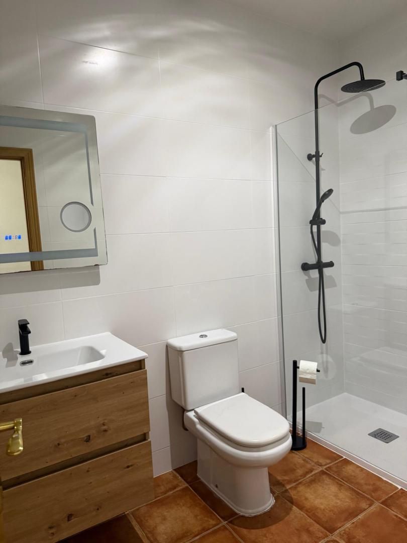 Pis de lloguer a Subida del Hospital, 12, Toledo Capital Bany de Pis de lloguer en Toledo Capital amb Aire condicionat