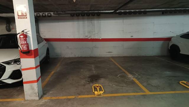 Garaje en Alquiler en Calle Poseidon, 8 en Nueva Torrequebrada