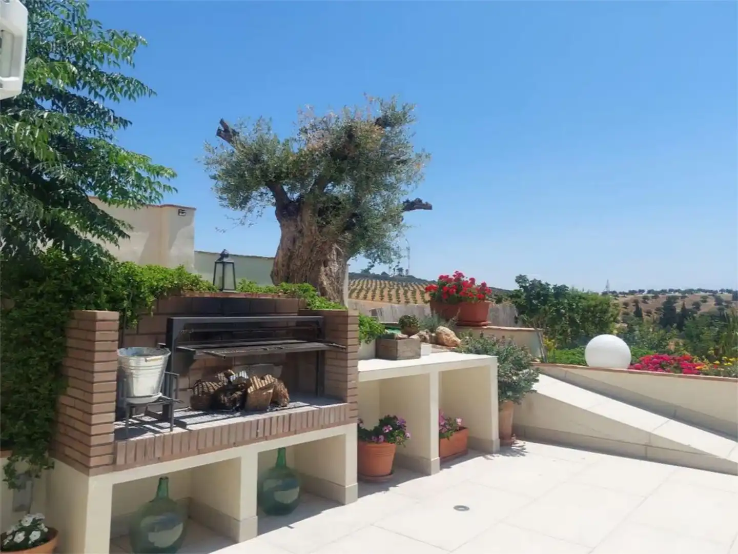Casa adosada de alquiler en Calle Veredillas, 13, Íllora Terraza de Casa adosada de alquiler en Íllora con Aire acondicionado, Calefacción y Jardín privado