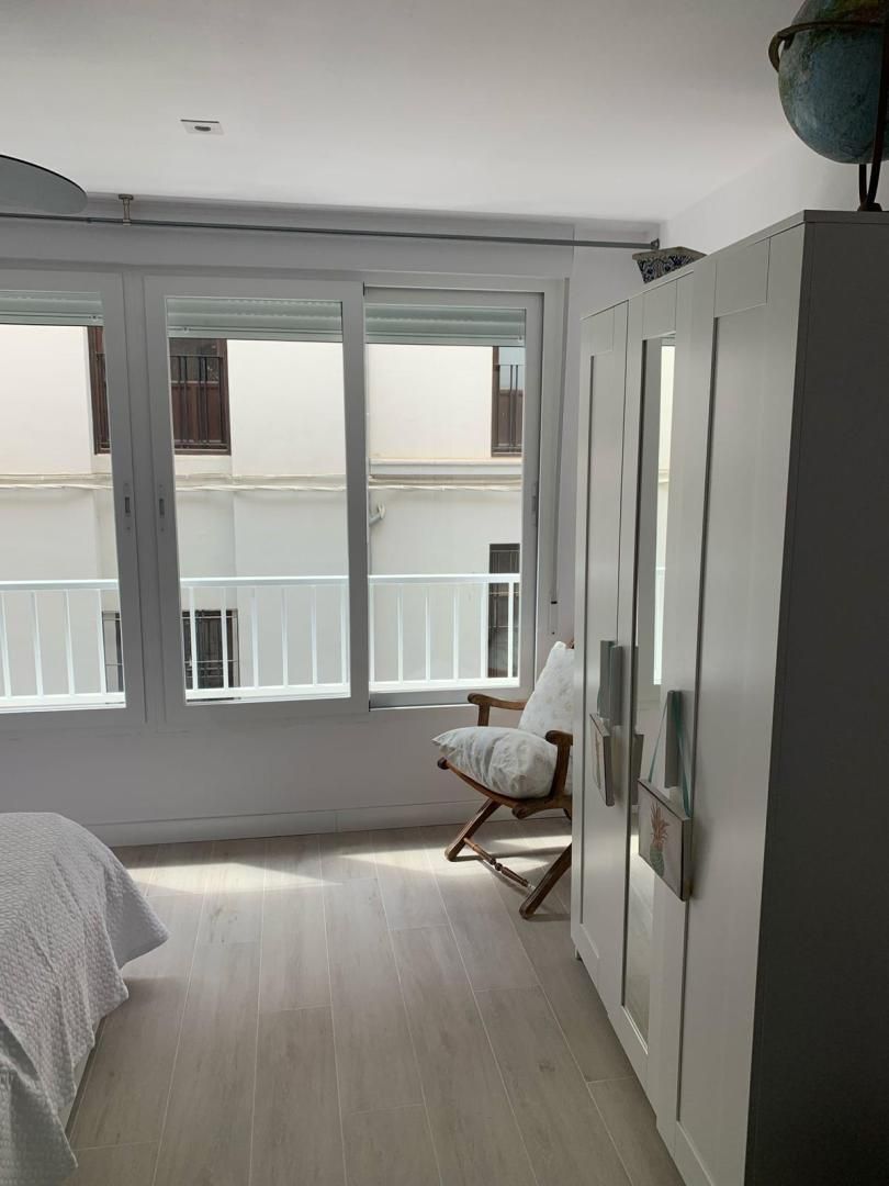 Habitación de Estudio de alquiler en  Granada Capital con Aire acondicionado, Trastero y Amueblado