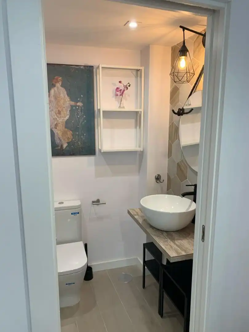 Bany de Estudi de lloguer en  Granada Capital amb Aire condicionat i Balcó
