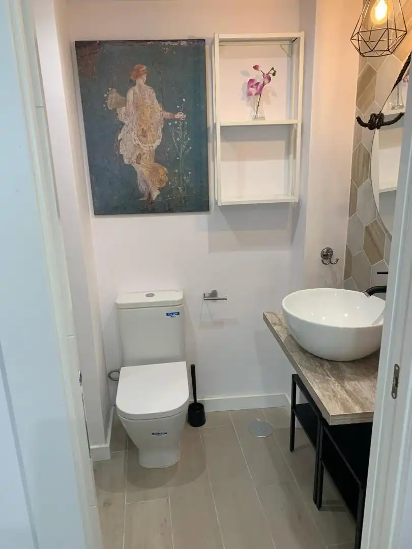 Bany de Estudi de lloguer en  Granada Capital amb Aire condicionat i Balcó
