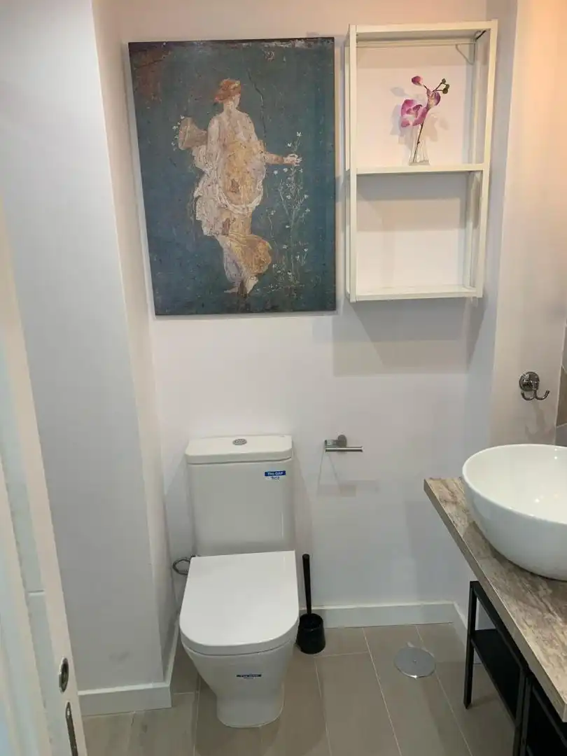 Bany de Estudi de lloguer en  Granada Capital amb Aire condicionat i Balcó