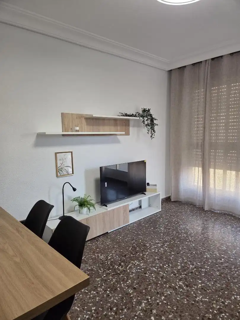 Flat for rent in Calle Puerta de Orihuela, 3, La Fama
