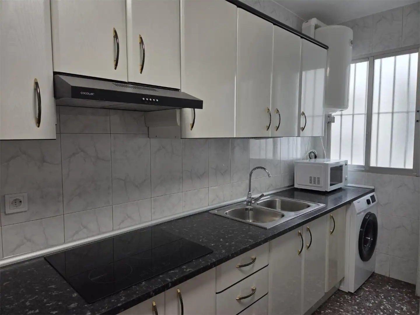 Flat for rent in Calle Puerta de Orihuela, 3, La Fama