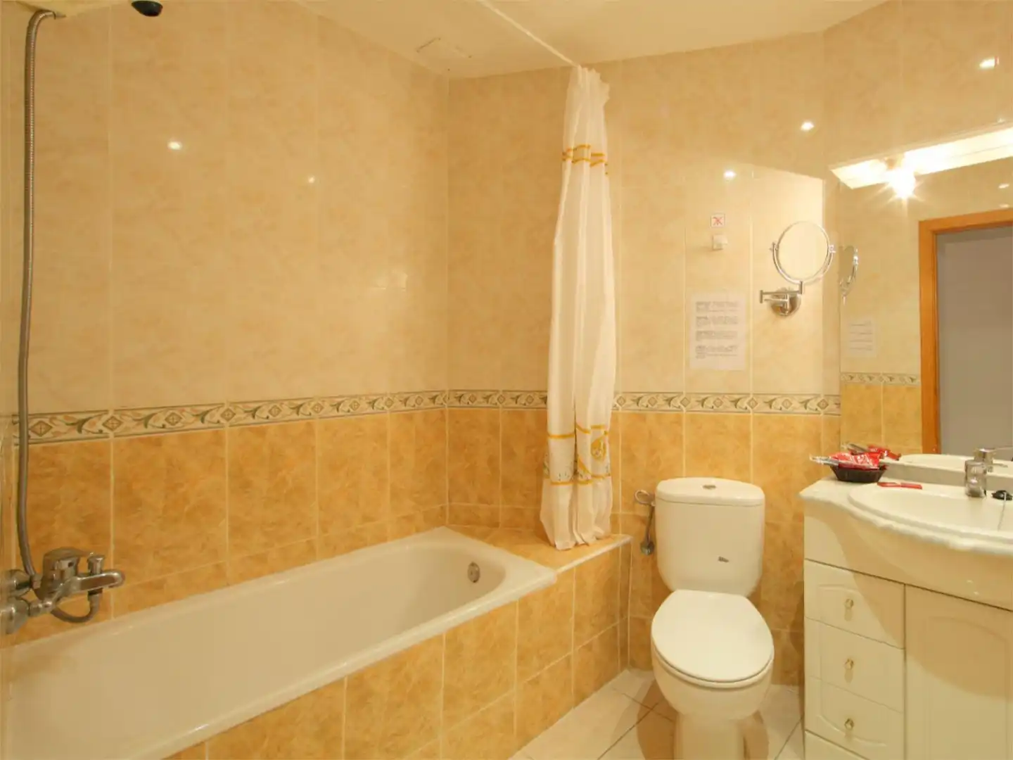 Ático en venta en Carrer Roses, 13, Cau del Llop - Super Fener - Fener Baño de Ático en venta en Llançà con Aire acondicionado, Terraza y Piscina