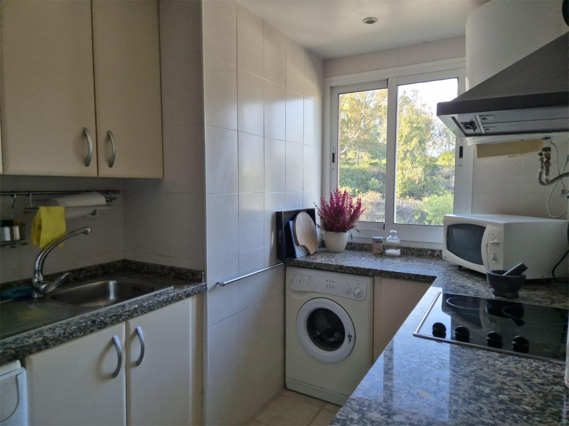 Cuina de Pis en venda en Casares amb Aire condicionat, Terrassa i Piscina