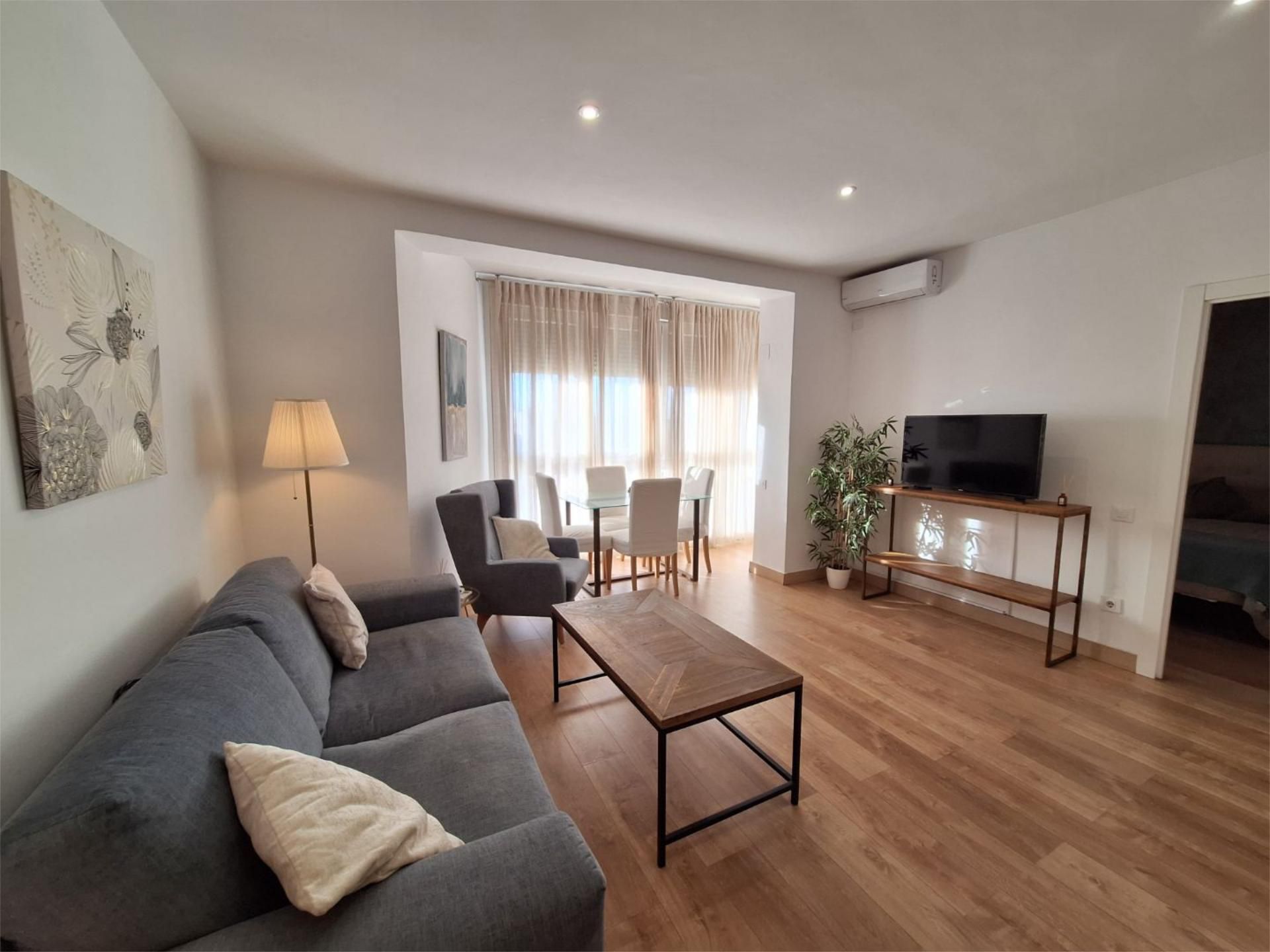 Living room of Flat for sale in  Sevilla Capital  with Air Conditioner, Heating and Terrace