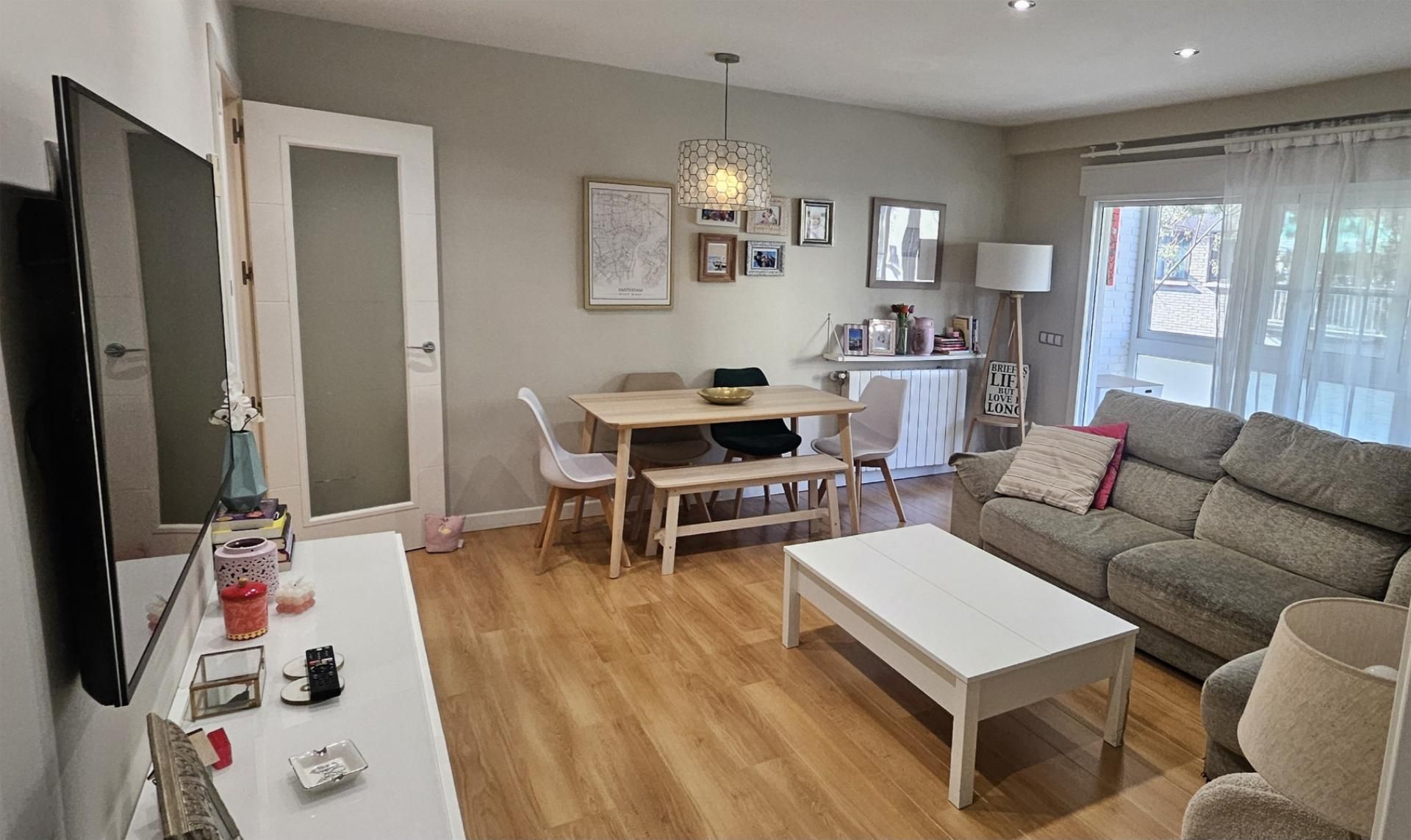 Living room of Flat for sale in Paracuellos de Jarama  with Storage room and Community parking