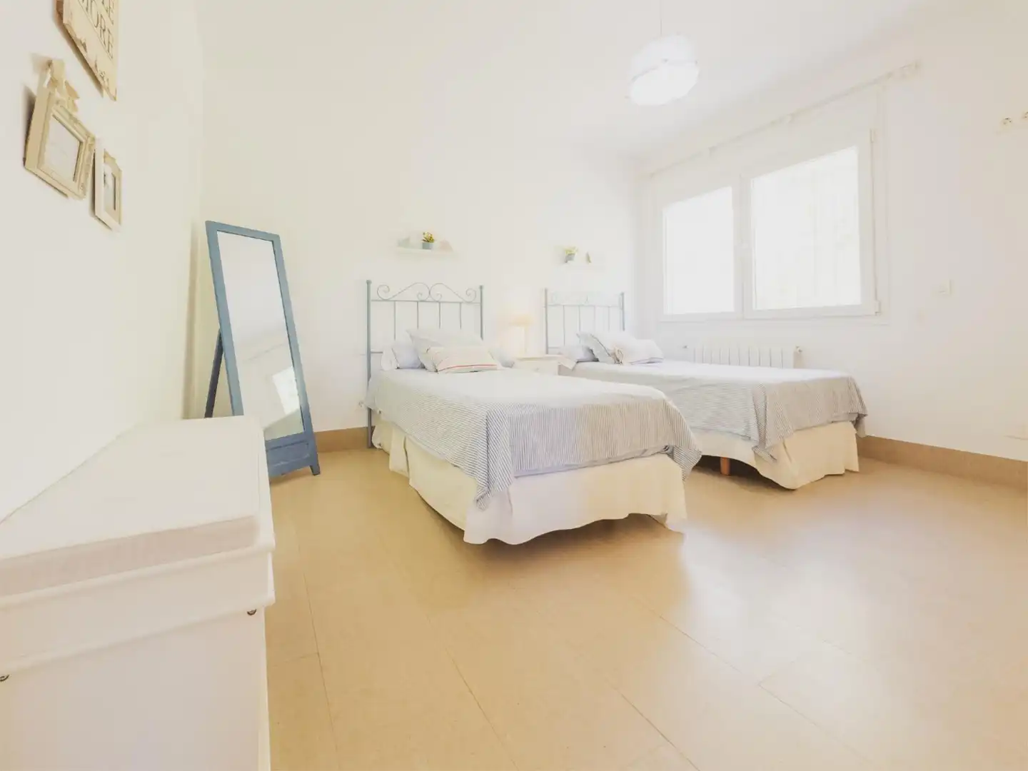 Houses for sale in Calle Centolla, 313, San García Bedroom of Houses for sale in Algeciras with Heating, Private garden and Parquet flooring