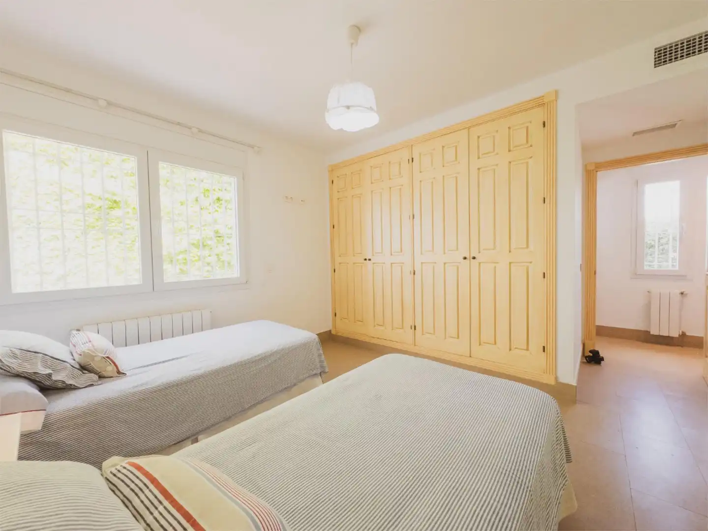 Houses for sale in Calle Centolla, 313, San García Bedroom of Houses for sale in Algeciras with Heating, Private garden and Parquet flooring
