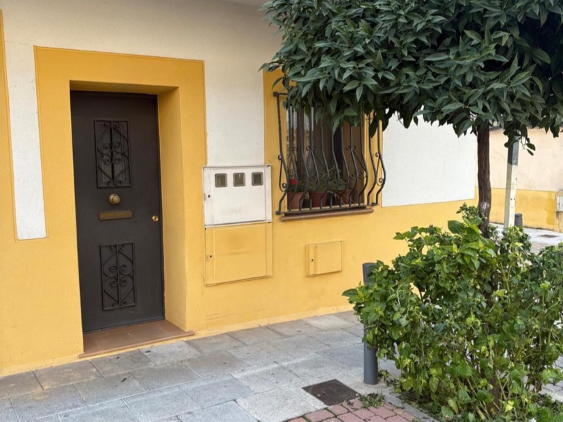 Exterior view of Single-family semi-detached to rent in Parla  with Heating and Furnished