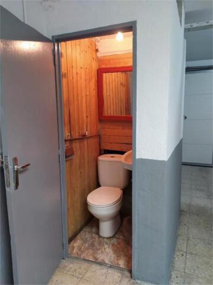 Bathroom of Box room to rent in Móstoles