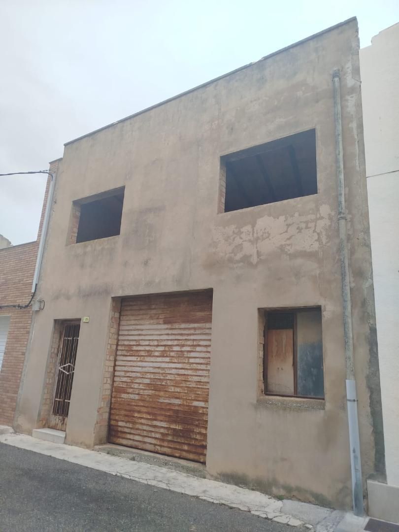 Single-family semi-detached for sale in Carrer Coloma, 6, Jesús - Els Reguers Exterior view of Single-family semi-detached for sale in Tortosa with Private garden and Community parking
