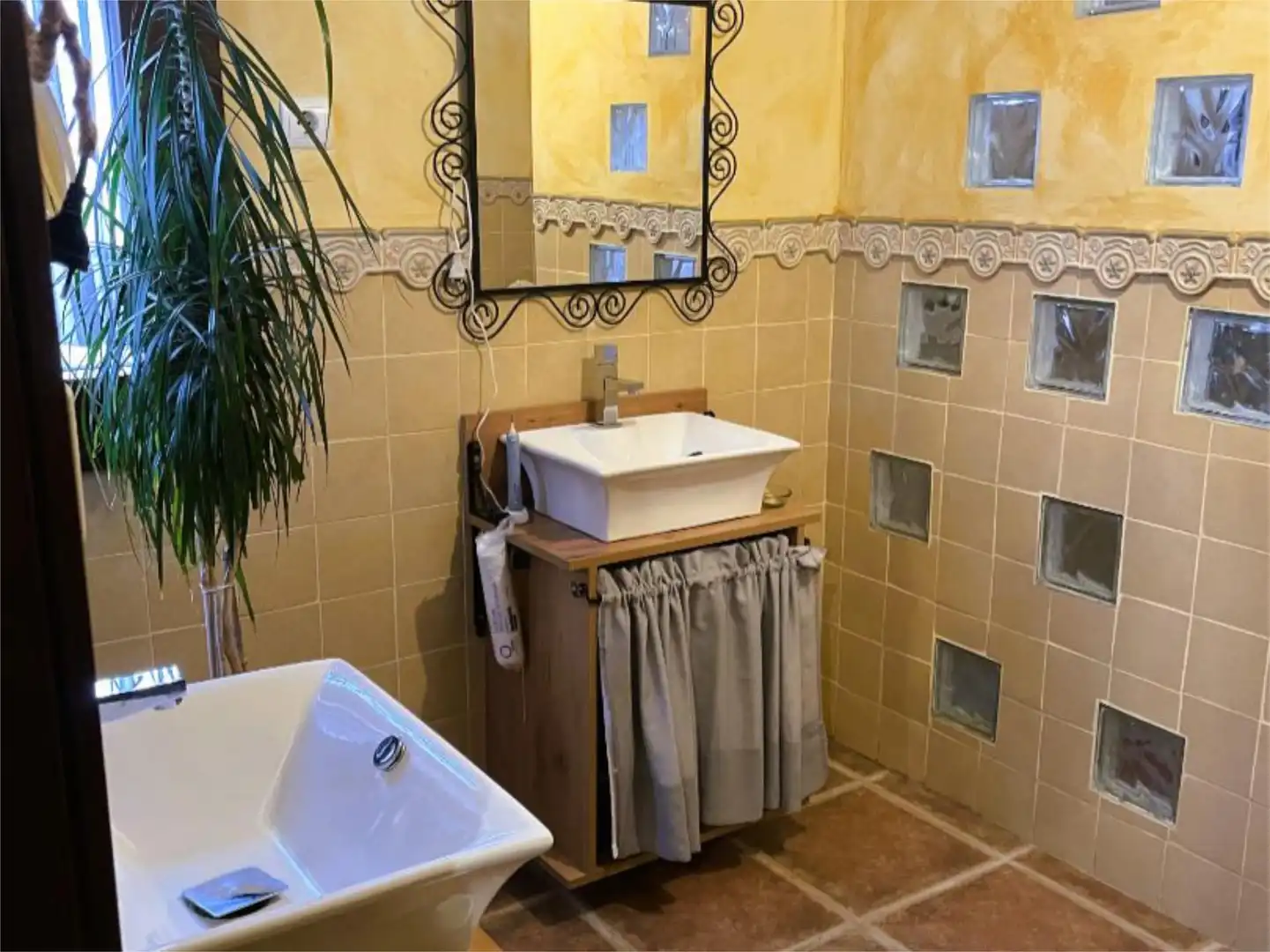 Houses for sale in Calle Guadalcampo, 61, Guadalix de la Sierra Bathroom of Houses for sale in Guadalix de la Sierra with Private garden