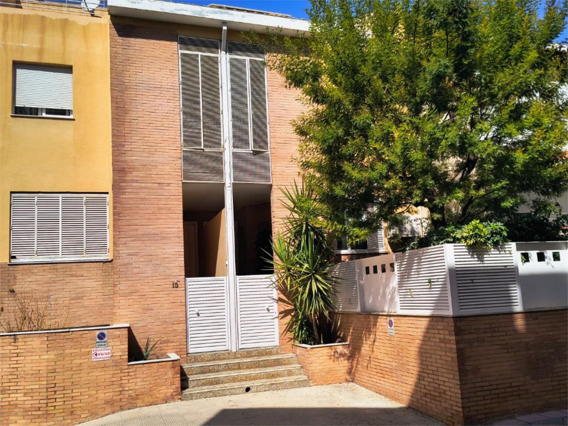 Vista exterior de Casa adosada en venta en Armilla con Aire acondicionado