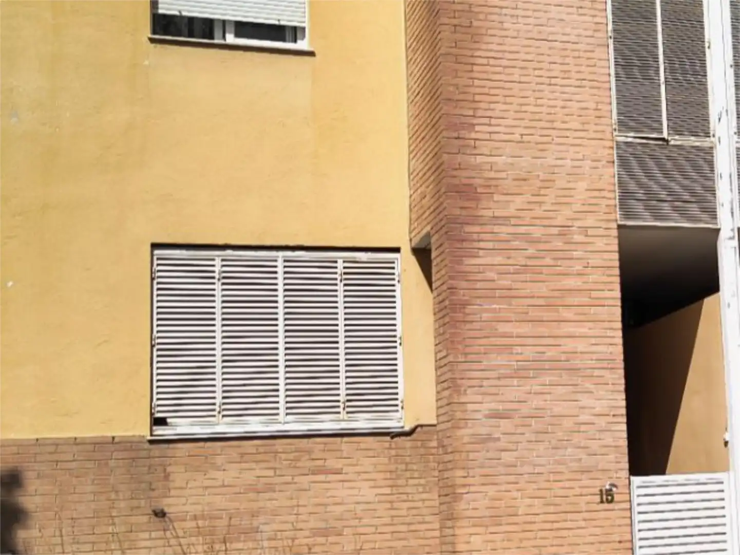 Piso en venta en Calle Lérida, 15, Poniente Vista exterior de Piso en venta en Armilla con Aire acondicionado