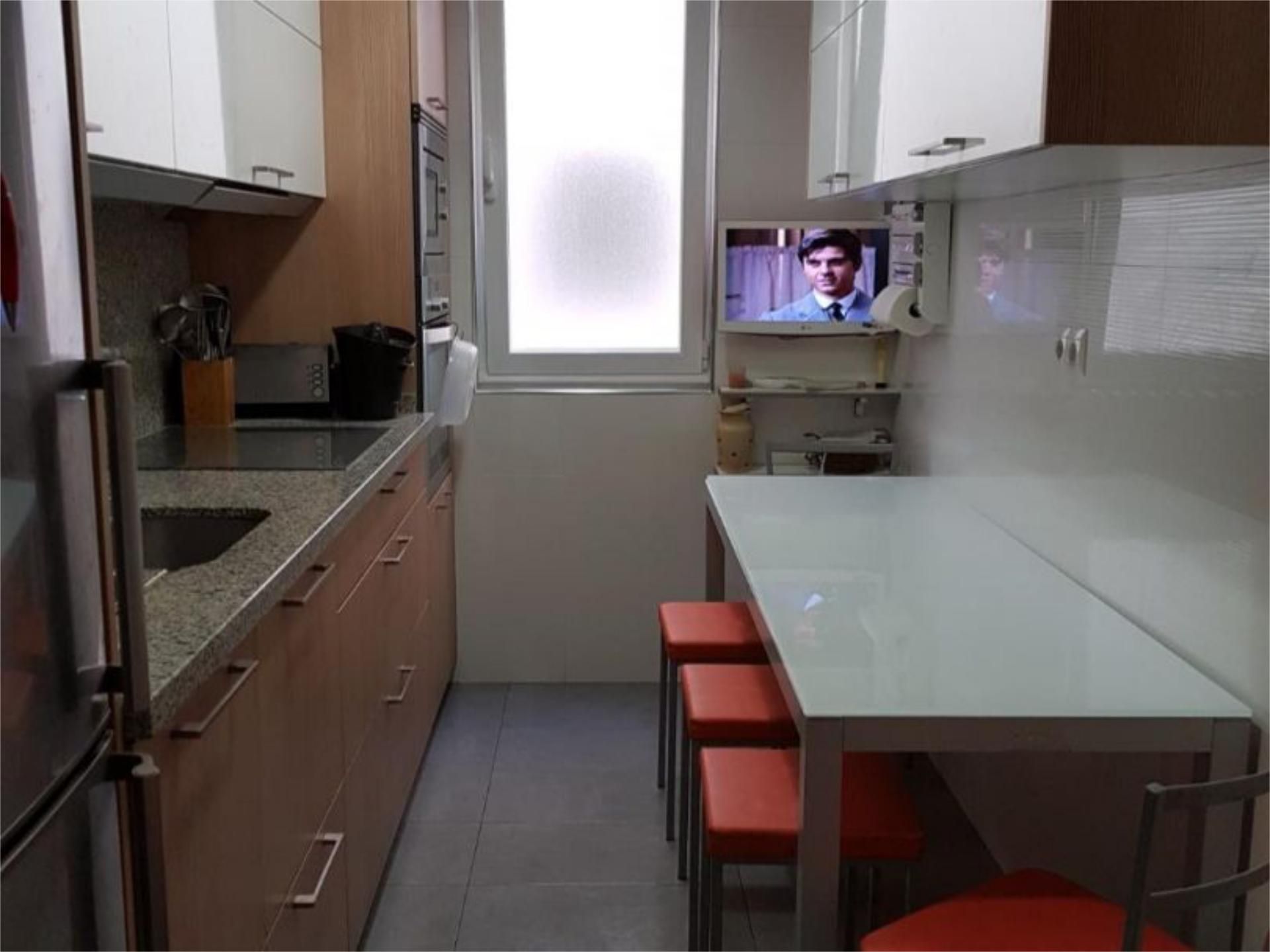 Kitchen of Flat to rent in Salamanca Capital  with Air Conditioner and Balcony