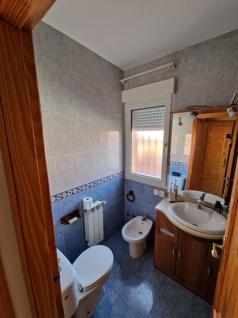 Bathroom of House or chalet to rent in El Viso de San Juan  with Heating, Terrace and Furnished