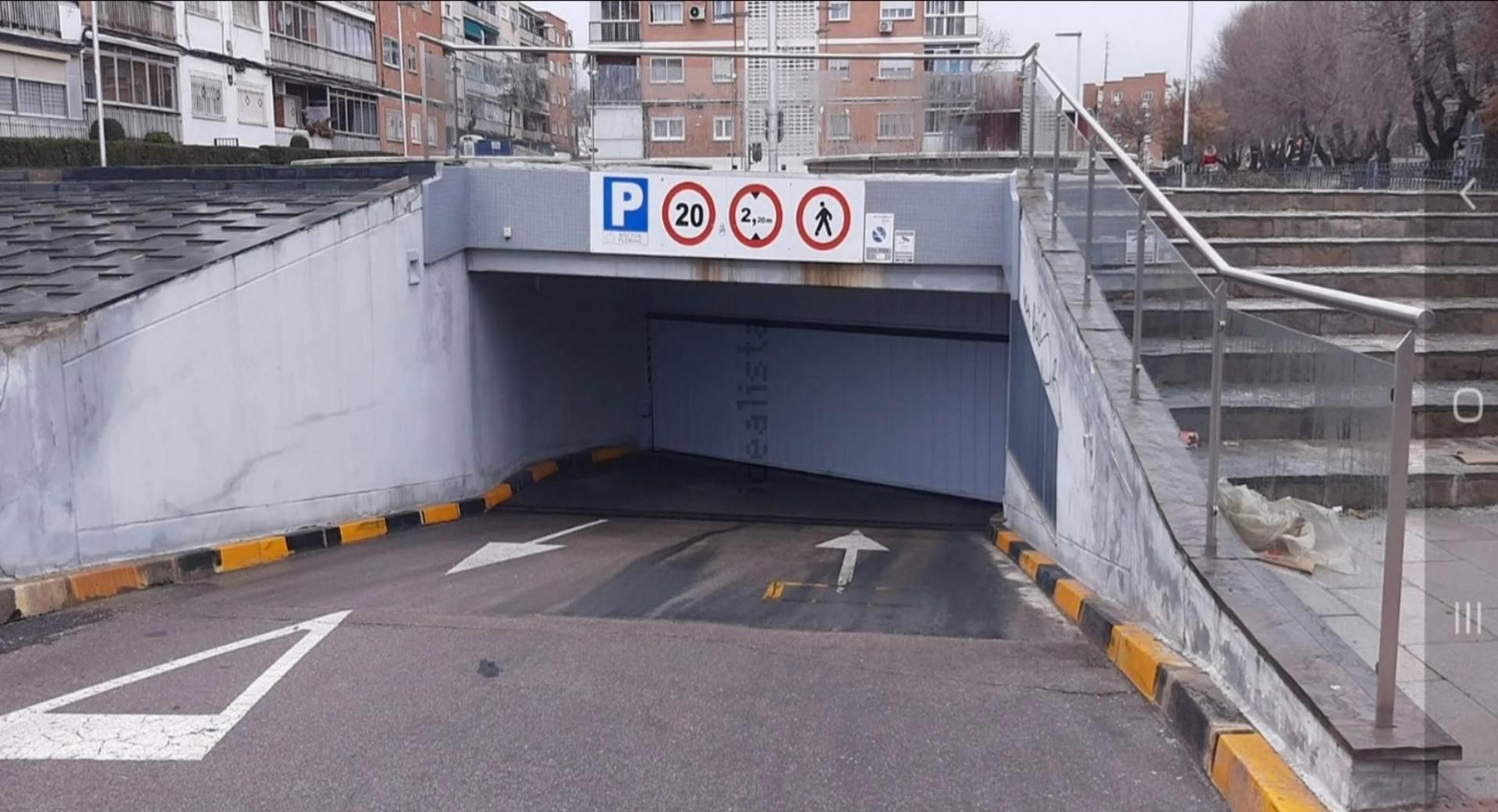 Parking of Garage to rent in Coslada