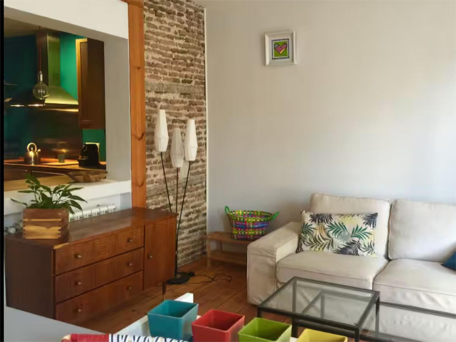 Living room of Flat to rent in  Madrid Capital  with Air Conditioner and Balcony