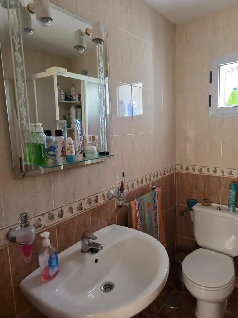 Badezimmer von Einfamilien-Reihenhaus zum Verkauf in Torres mit Terrasse, Möbliert und Ofen