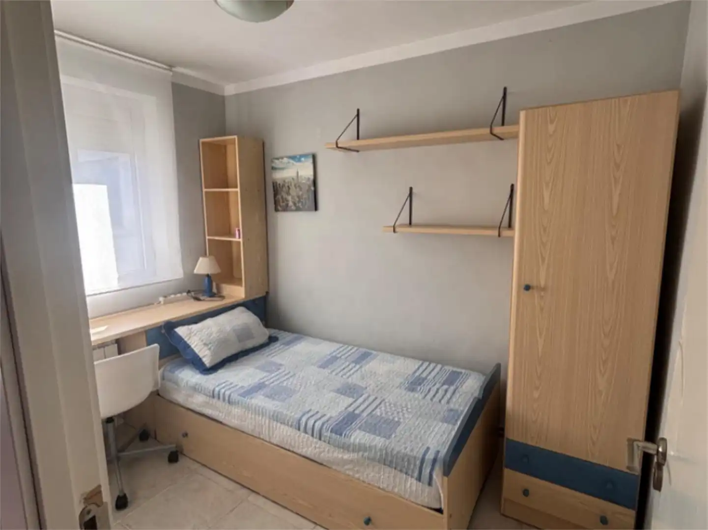 Room in Calle Moradas, 36, Rondilla Bedroom of Flat for share in Valladolid with Heating and Furnished