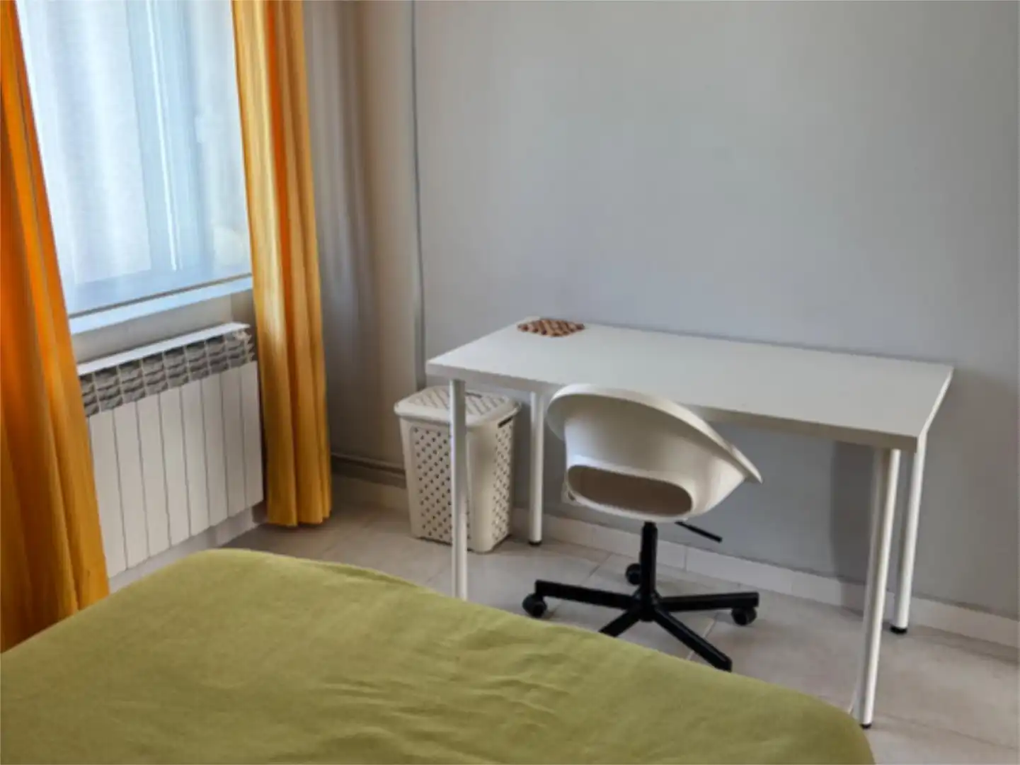Room in Calle Moradas, 36, Rondilla Bedroom of Flat for share in Valladolid with Heating and Furnished