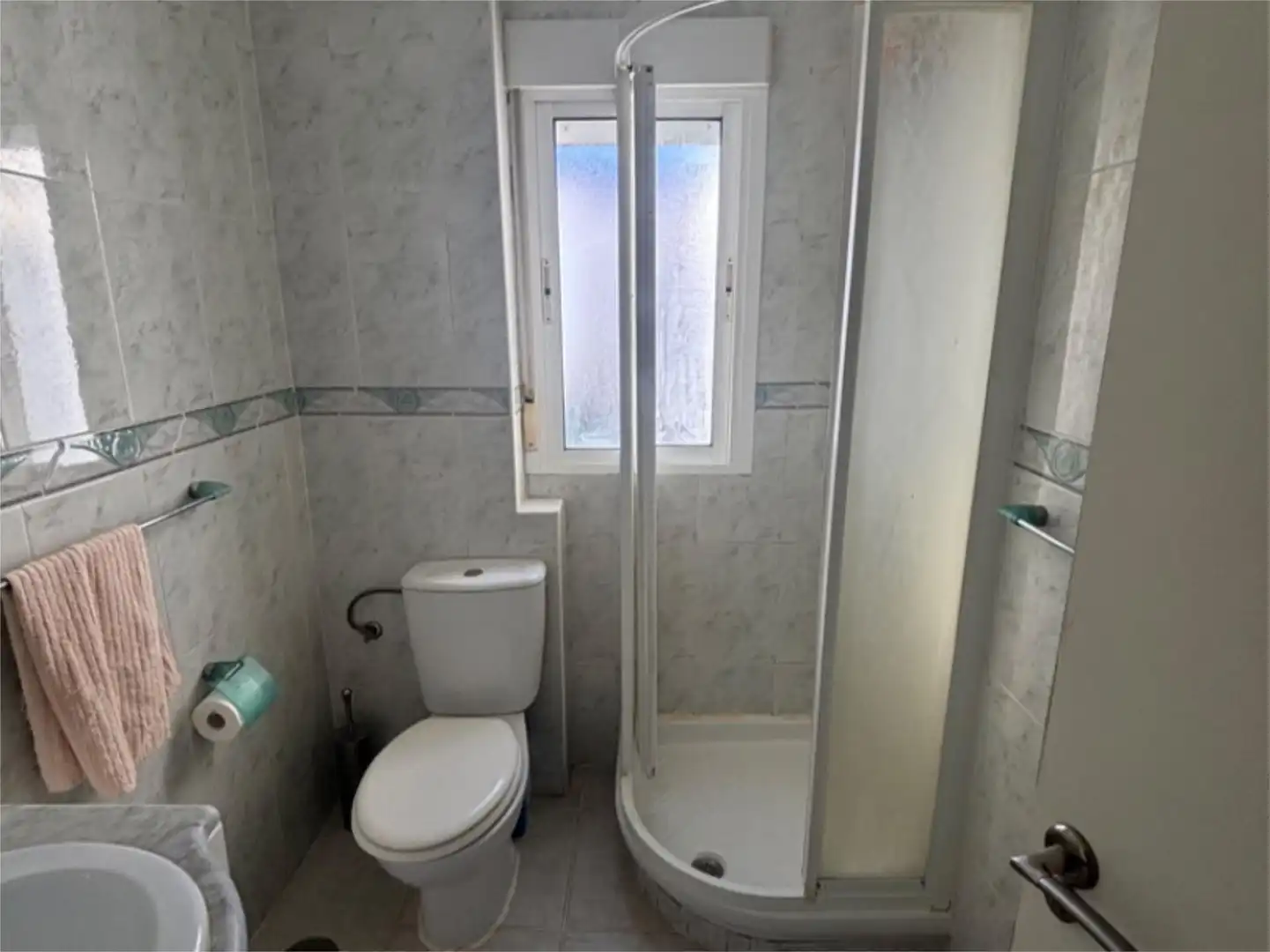 Room in Calle Moradas, 36, Rondilla Bathroom of Flat for share in Valladolid with Heating and Furnished