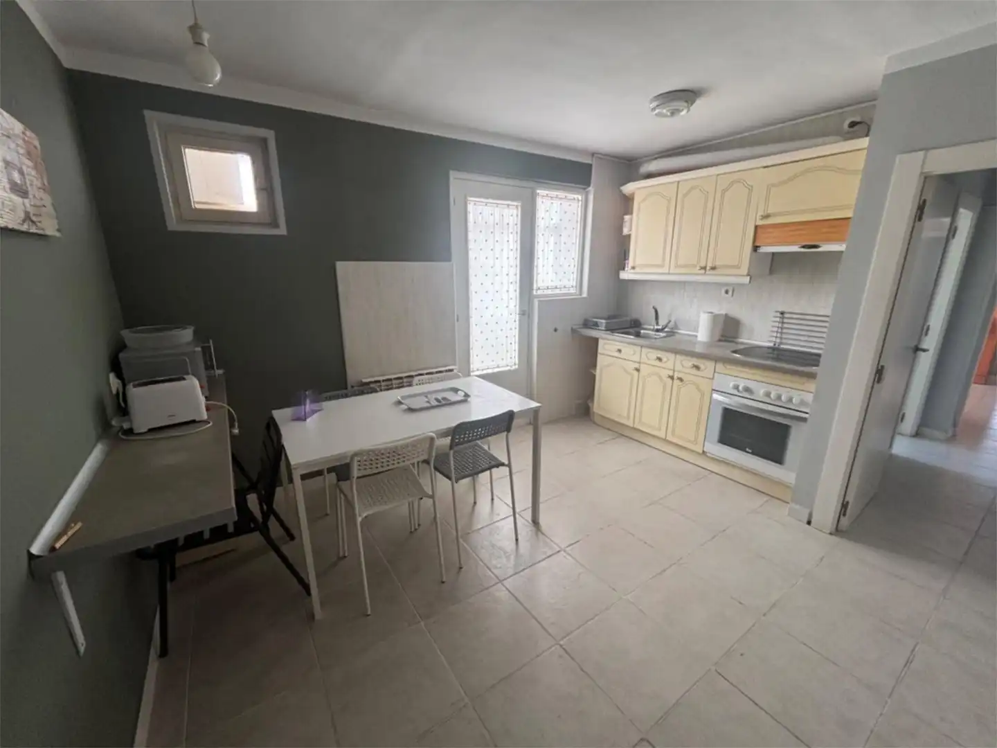 Room in Calle Moradas, 36, Rondilla Kitchen of Flat for share in Valladolid with Heating and Furnished