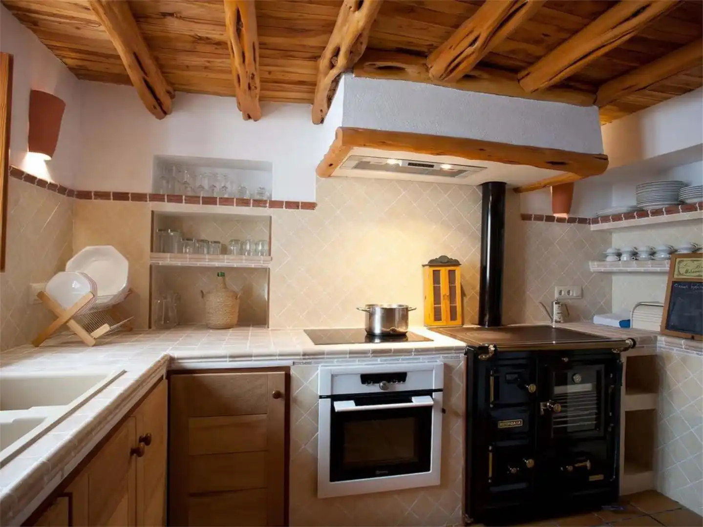 Cocina de Casa o chalet de alquiler en Sant Josep de sa Talaia con Aire acondicionado, Calefacción y Jardín privado