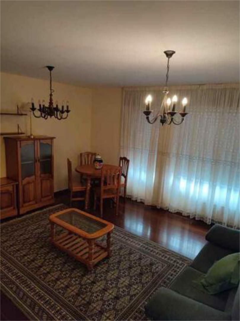 Attic to rent in Conxo