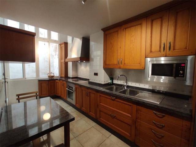 Piso en Alquiler en Calle Lonja de Caballeros, 2 en Casco Antiguo - Sta. Cruz - Ayuntamiento